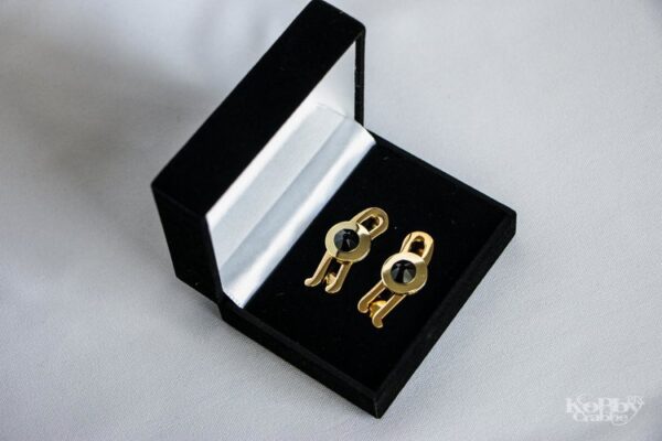 Collar Pin