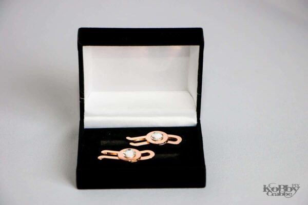 Collar Pin