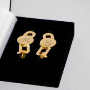 Collar Pin